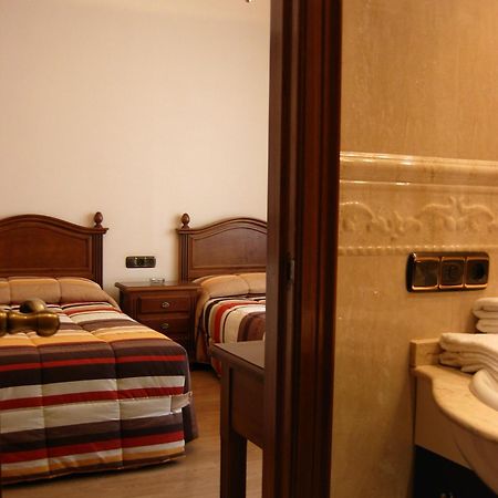 Hostal Granada Salamanca Exterior foto