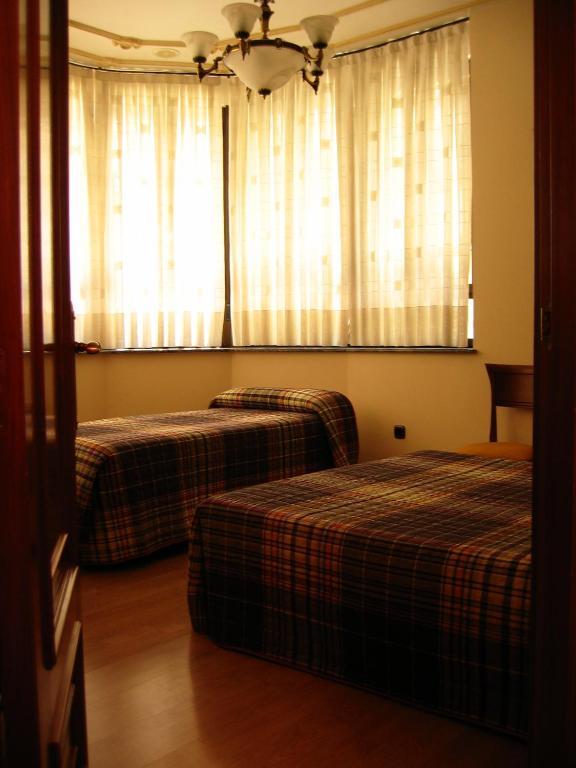 Hostal Granada Salamanca Habitación foto
