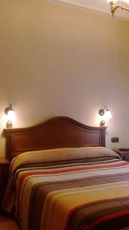 Hostal Granada Salamanca Habitación foto