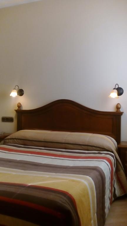 Hostal Granada Salamanca Habitación foto