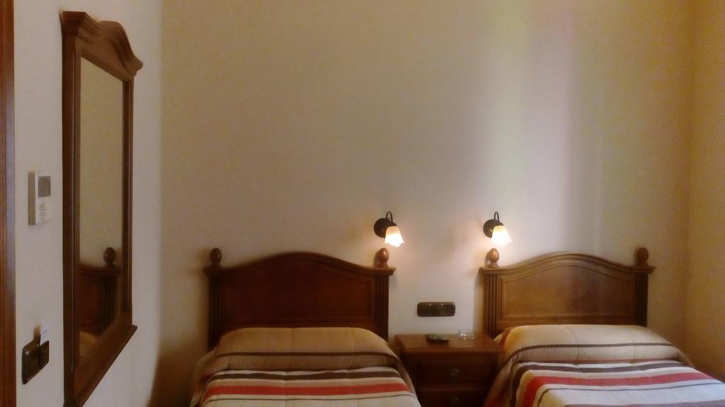 Hostal Granada Salamanca Habitación foto