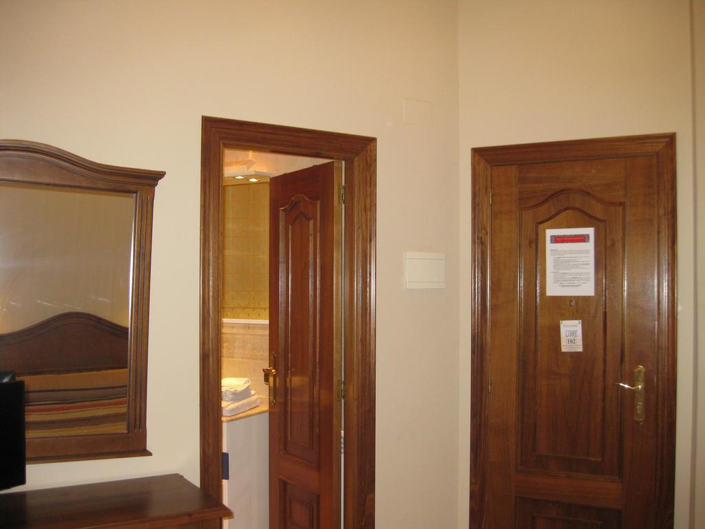 Hostal Granada Salamanca Habitación foto