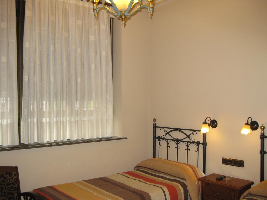 Hostal Granada Salamanca Habitación foto