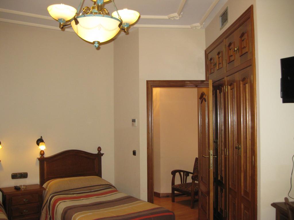 Hostal Granada Salamanca Habitación foto