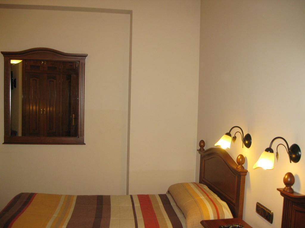 Hostal Granada Salamanca Habitación foto