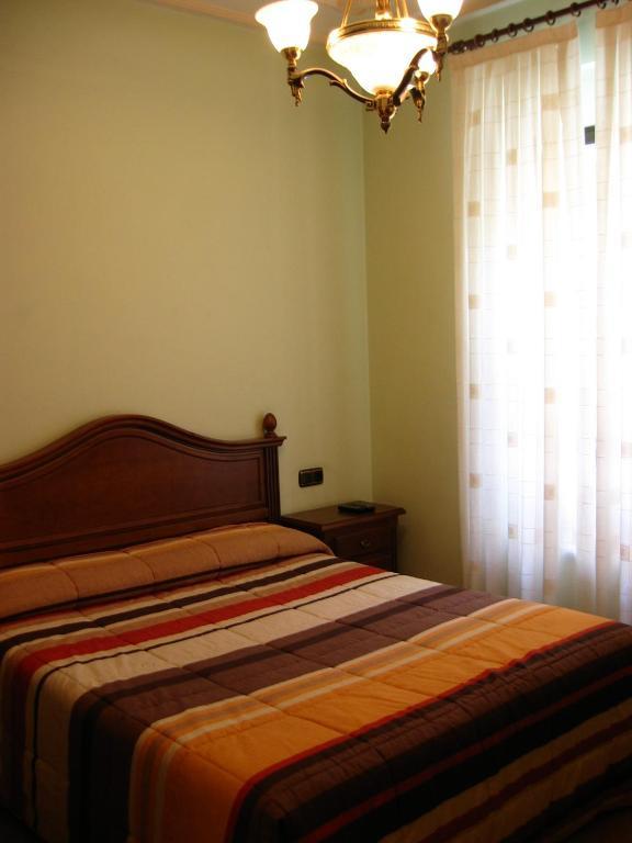 Hostal Granada Salamanca Habitación foto